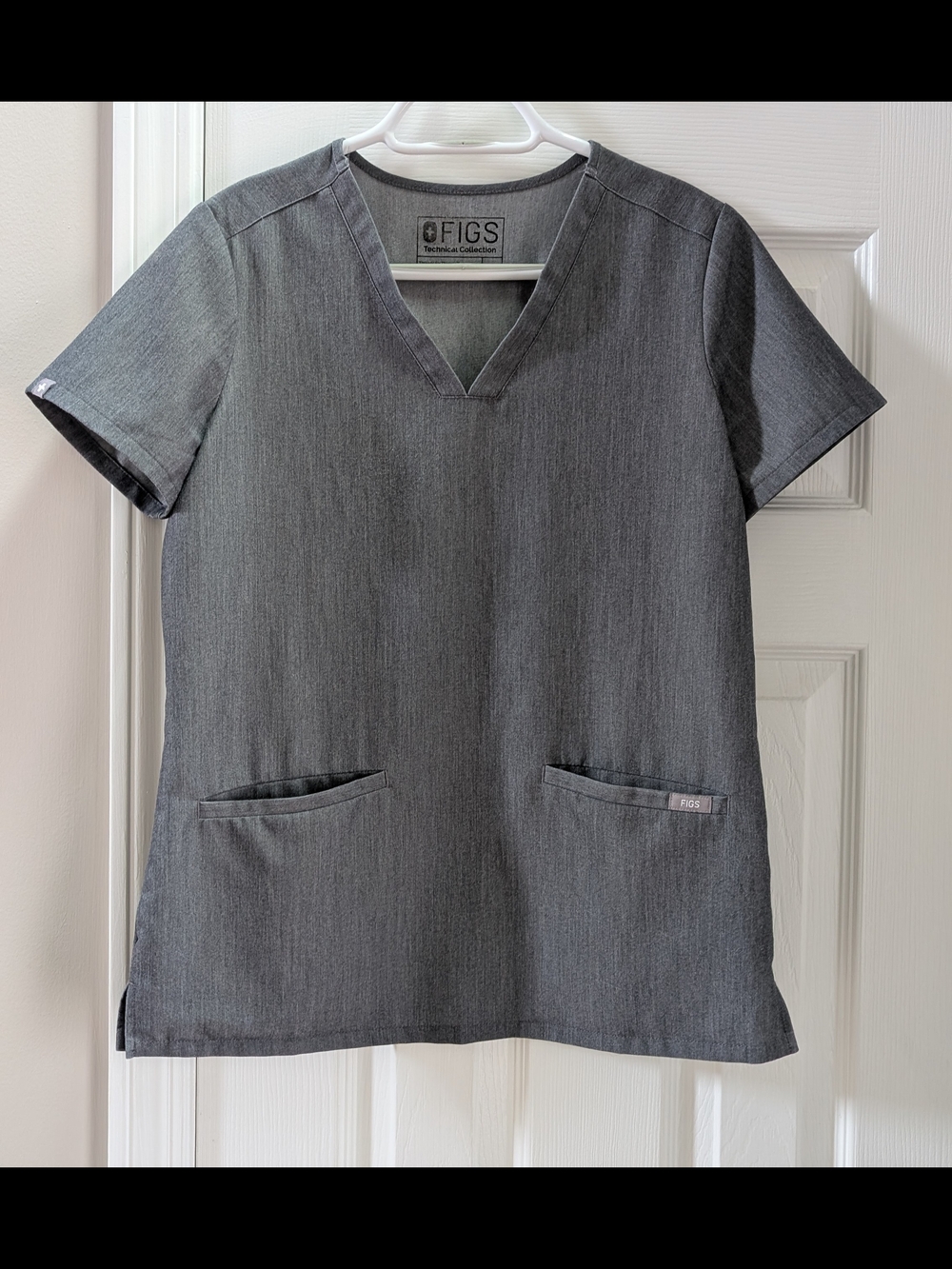 FIGS Gray V-Neck Scrub Top XS
